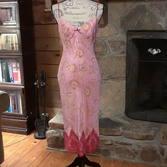 Laundry By Shelli Segal Dresses & Skirts - Laundry by Shelli Segal silk dress or gown